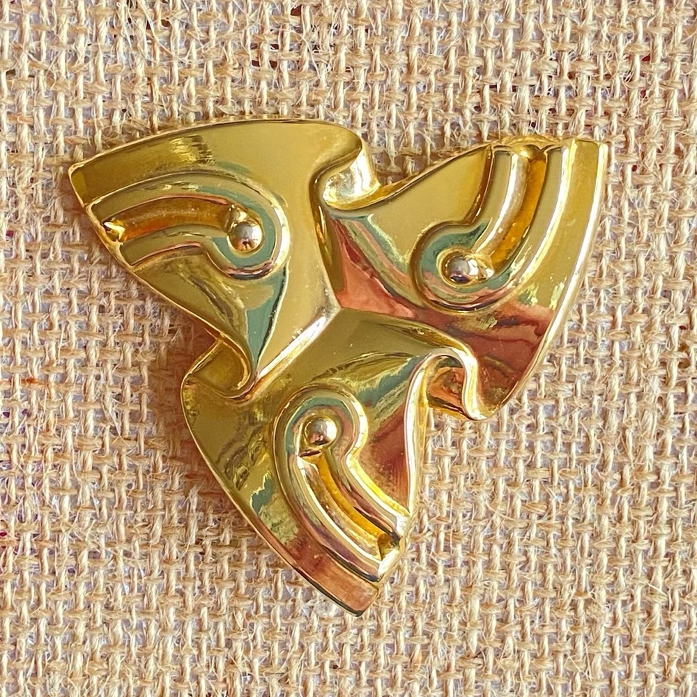 Convertible scarf clip brooch pin abstract triangular design in goldtone metal